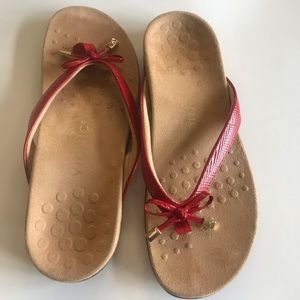 Vionic Flip Flops Size 8